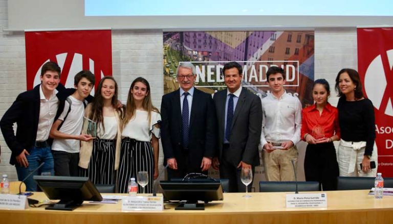 Alumnos de Las Rozas ganadores del torneo de debates