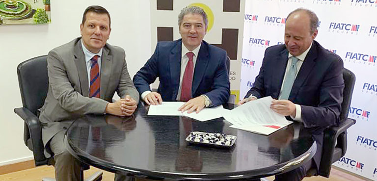 Firma del convenio con FIATC Seguros