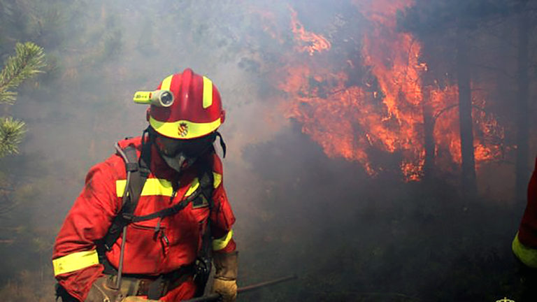 Bombero de la UME