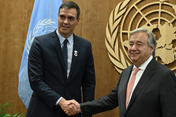 El Secretario General de la ONU, Antonio Guterres, junto a Pedro Sánchez en la cumbre del clima en la ONU