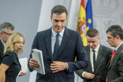 Pedro Sánchez tras la rueda de prensa en Moncloa.