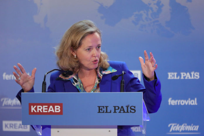 La ministra de Economía, Nadia Calviño, ha comparecido ante los medios. / EP