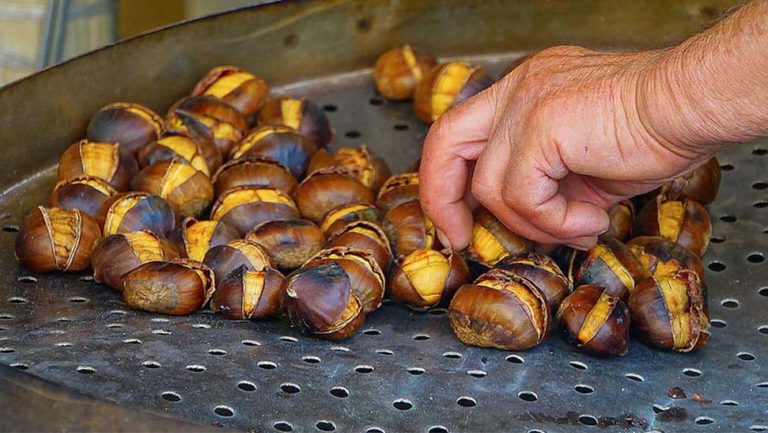 ‘Aires de Asturias’ organiza la Fiesta Asturiana de la Castaña en Tres Cantos