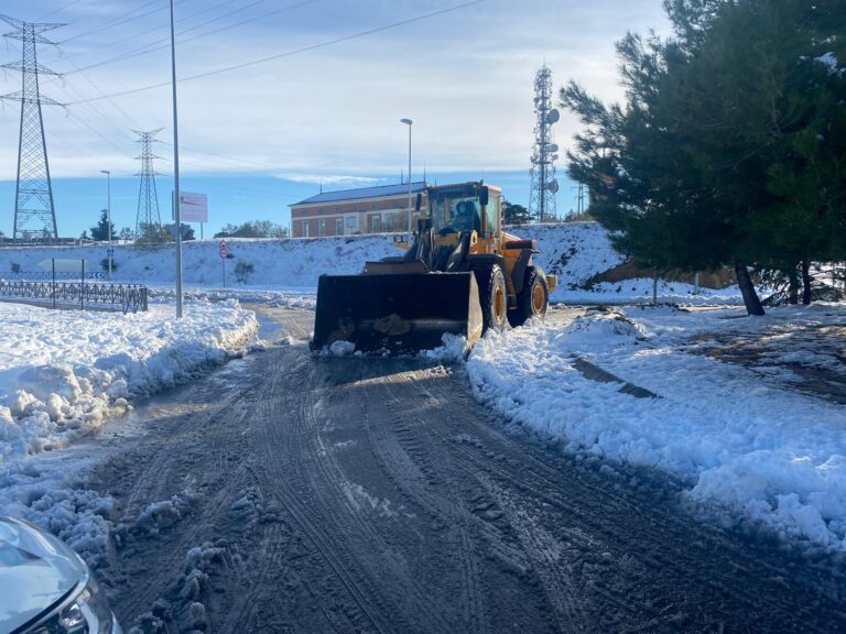 Majadahonda se recupera de una nevada histórica