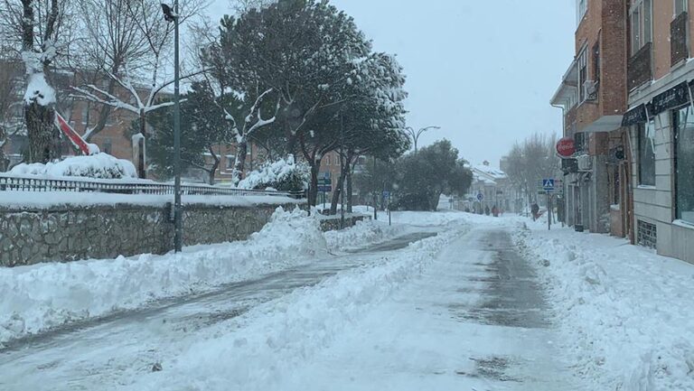 Colmenar Viejo y Tres Cantos solicitaron la intervención de la UME para hacer frente a la nevada