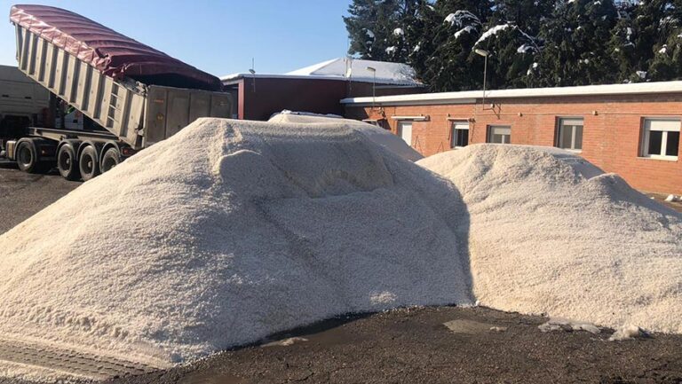 La Diputación de Toledo reparte más de 150.000 kilos de sal entre los municipios de la provincia