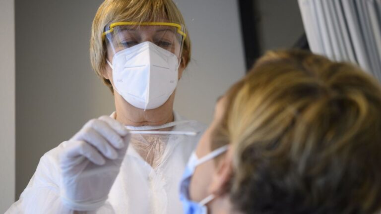 Farmacias y clínicas dentales harán tests a partir de febrero