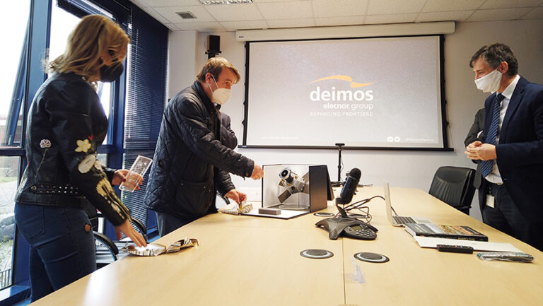 Tres Cantos firmará un convenio de colaboración con Elecnor Deimos para la mejora de la empleabilidad