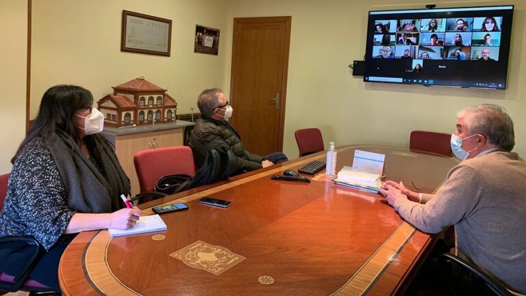 Mantienen una reunión para tratar el trabajo conjunto en Educación y Sanidad en Illescas