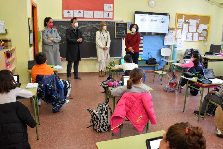 Los colegios de Villaviciosa comienzan a recibir los medidores de CO2