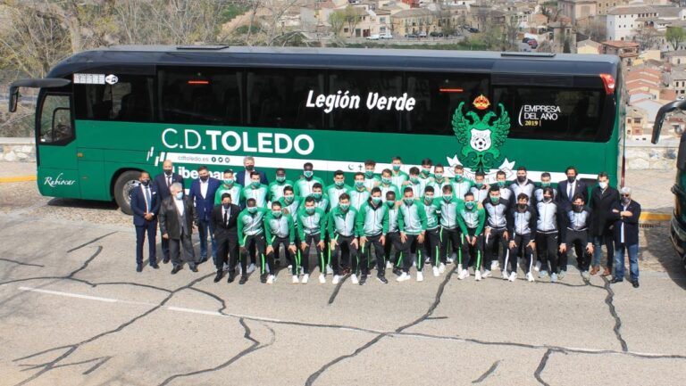 El CD Toledo estrena nuevo autobús para «conducir a los chicos de Diego Merino a Segunda B»