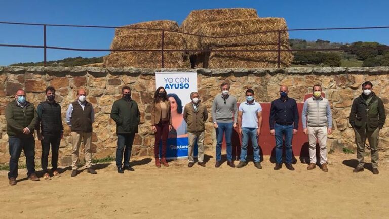 El PP madrileño muestra en Colmenar Viejo su apoyo al campo y a la tauromaquia