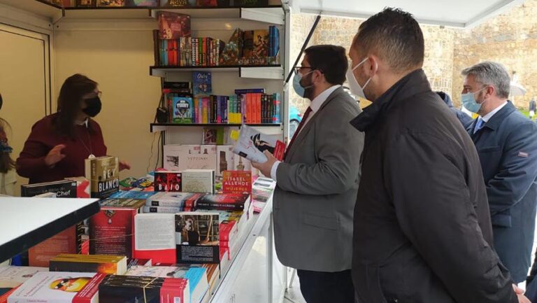 La Feria del Libro de Ávila organiza diversas actividades a lo largo del fin de semana