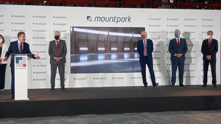 Emiliano García-Page inaugura el nuevo centro logístico ‘Mountpark Illescas I’