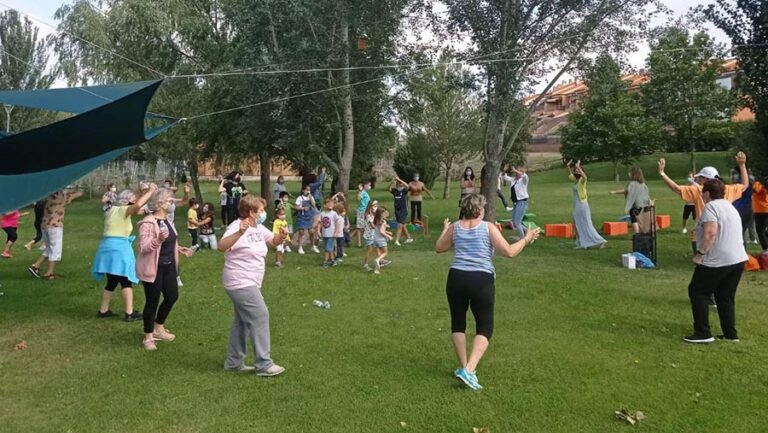 Ávila rinde homenaje a los mayores en su día con una actividad intergeneracional