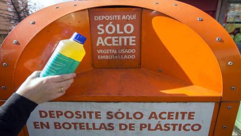 La provincia apuesta por el reciclaje con nuevos puntos limpios y contenedores naranjas para aceite usado