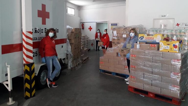 Cruz Roja reparte 6.500 kilos de comida a familias en riesgo