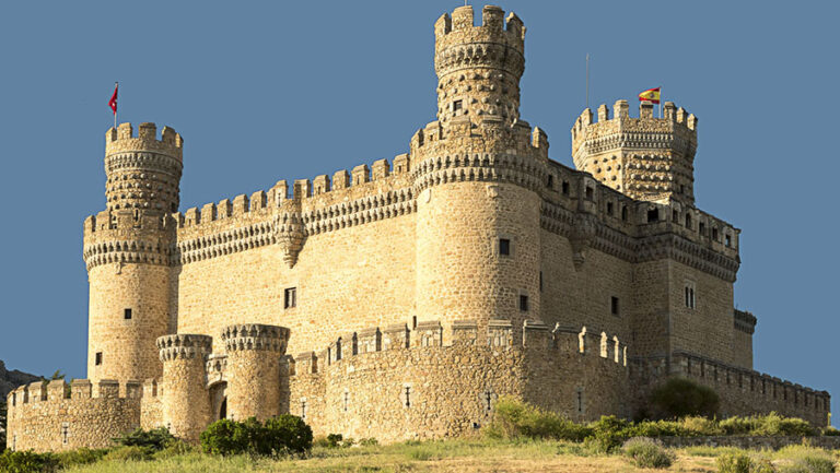 El castillo de Manzanares El Real se promociona con exhibiciones de combates medievales