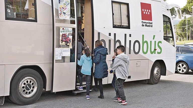 El Bibliobús cambia su horario en Casarrubuelos para los meses de otoño e invierno