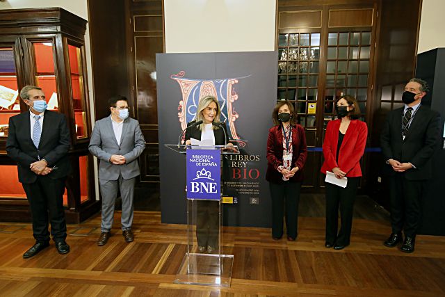 Tolón inaugura una muestra de Alfonso X en la Biblioteca Nacional