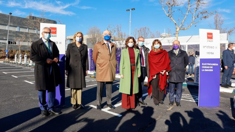 Pozuelo inaugura la mayor electrolinera ultrarápida de España