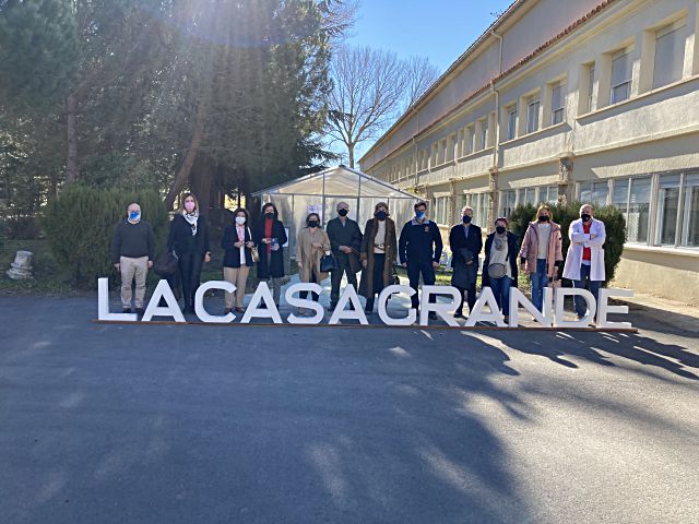 Un grupo de voluntarios visitó ´La Casita de Cristal´, situada en la Casa Grande de Martiherrero