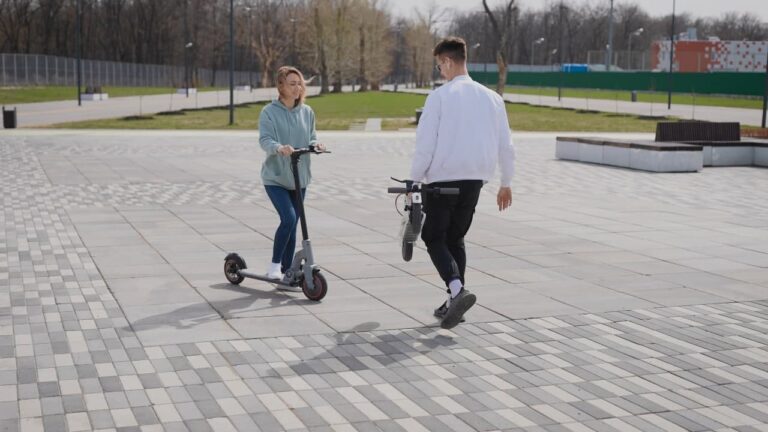 Ayudas a los vecinos de Las Rozas para comprar bicis y patinetes eléctricos