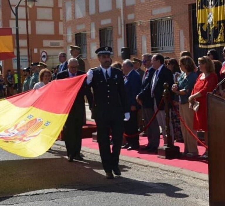 Acto de homenaje a la bandera de España en Numancia de la Sagra