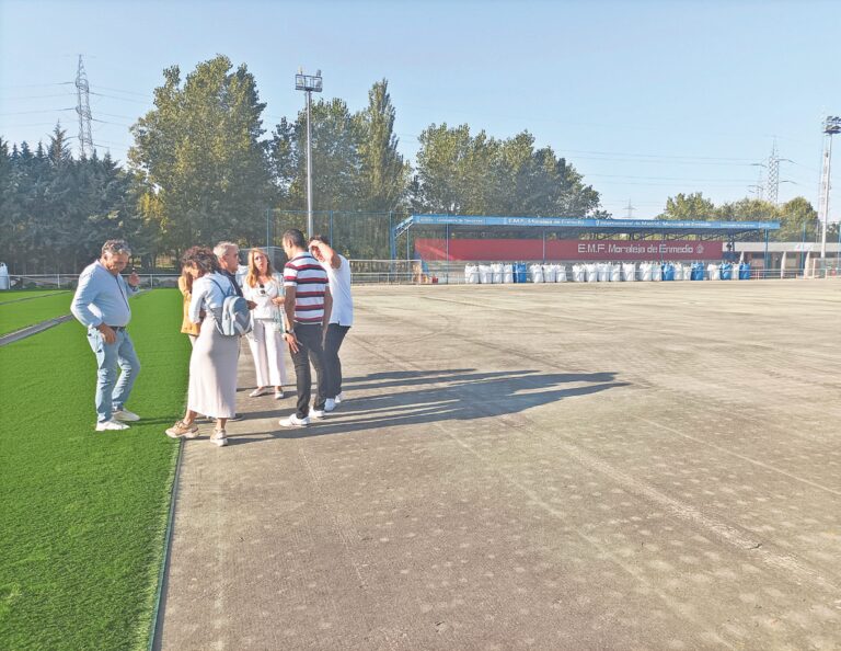 Comienzan los trabajos de mejora del Campo de Fútbol ‘La Dehesa’ de Moraleja de Enmedio