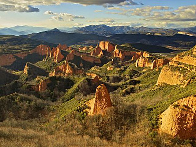 Junta de Castilla y León se promociona en la Bolsa de Turismo Arqueológico de Italia