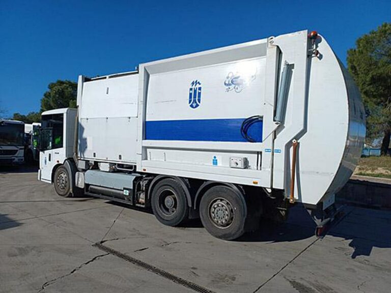 Recogida en el punto limpio de jeringuillas y agujas hipodérmicas, en Majadahonda