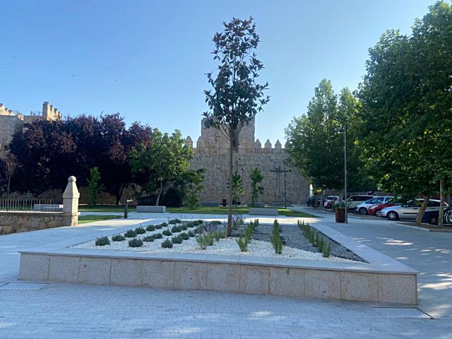 Concluyen trabajos de rehabilitación de la plaza Fuente el Sol en Ávila