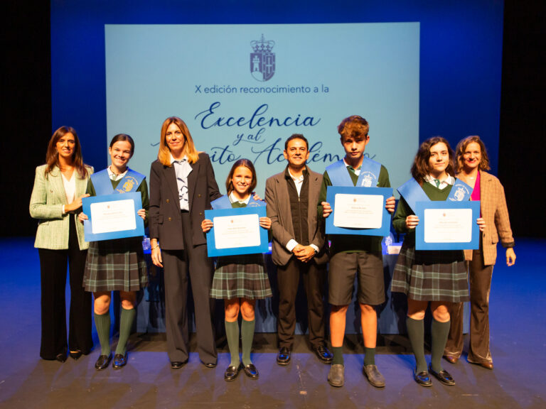 Ayuntamiento de Pozuelo de Alarcón reconoce la excelencia de jóvenes destacados en el ámbito académico