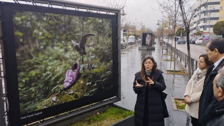 Inauguración de la muestra ‘Sobre lo visible y lo invisible’ de Bego Antón en Alcobendas