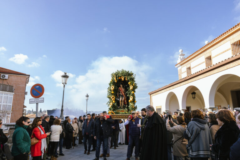 Pozuelo de Alarcón celebra con entusiasmo las tradiciones religiosas y culturales de San Sebastián