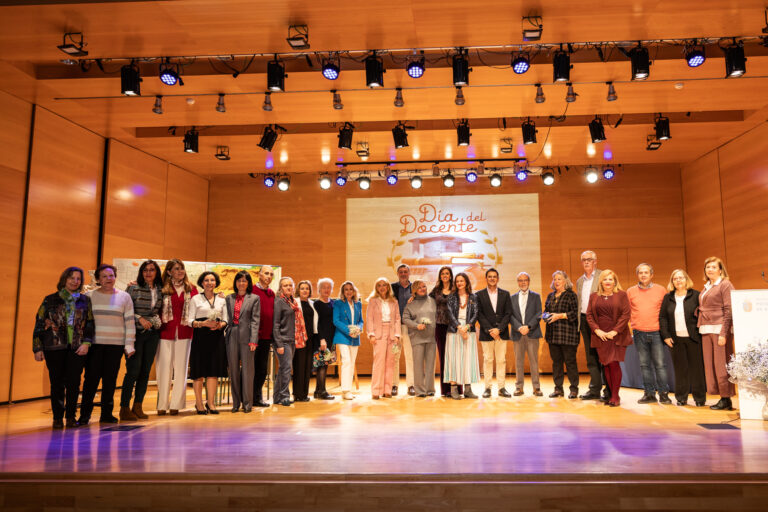 El Ayuntamiento de Pozuelo de Alarcón conmemora el Día del Docente en emotiva ceremonia