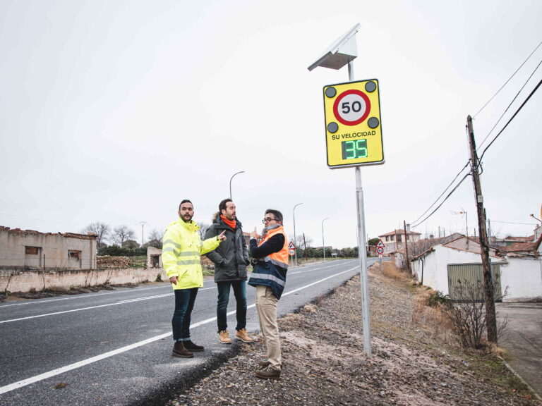 Instalados nuevos radares pedagógicos en provincia de Ávila para mejorar la seguridad vial en travesías