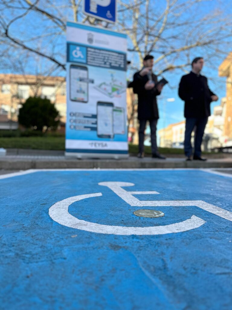 Majadahonda implanta un novedoso sistema para mejorar accesibilidad de plazas de aparcamiento para personas con movilidad reducida