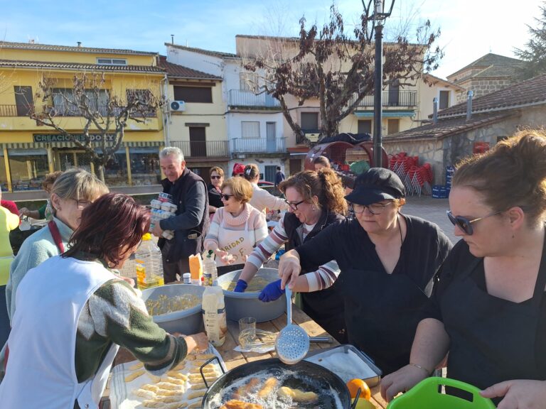 Homenaje a San Blas: procesión, subasta y celebraciones animadas en Lanzahíta