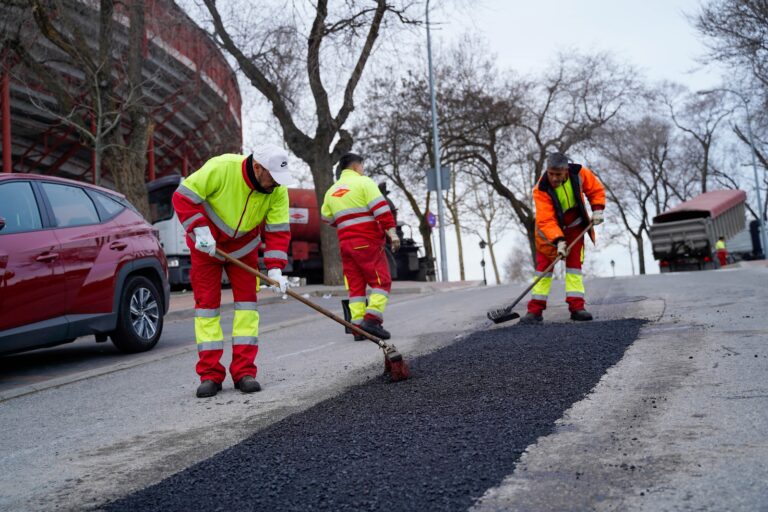 La Concejalía de Calidad y Mantenimiento de la Ciudad repara el pavimento en calles de Colmenar Viejo para mejorar la seguridad vial