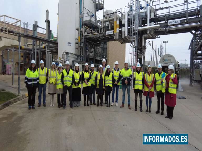 Carburos Metálicos fortalece lazos con la Asociación de Empresarios de Tres Cantos durante la visita a su planta