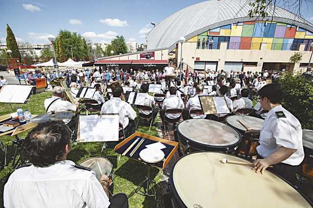 Celebración del ‘Día de la Comunidad de Madrid’ en Alcobendas con música, bailes y degustaciones de comida típica regional