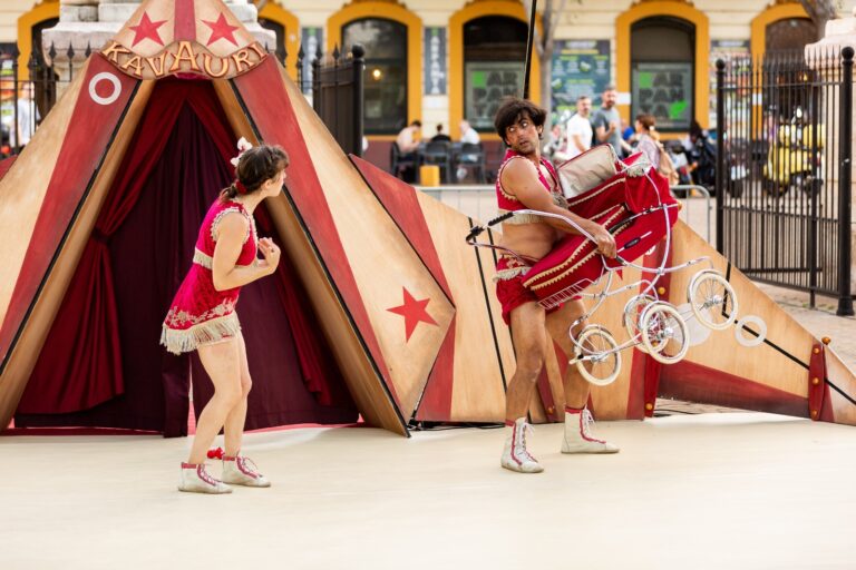 Colmenar se llena de arte con el Festival de Teatro de Calle Saltimbanqui en el Parque El Mirador