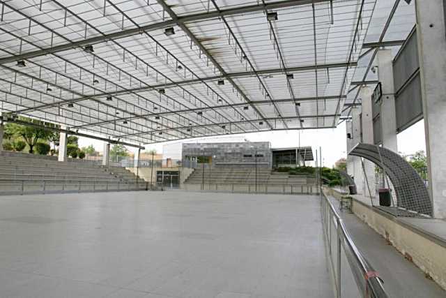 Renovación en el polideportivo municipal del Cerro de la Mina para mejorar la comodidad de los espectadores