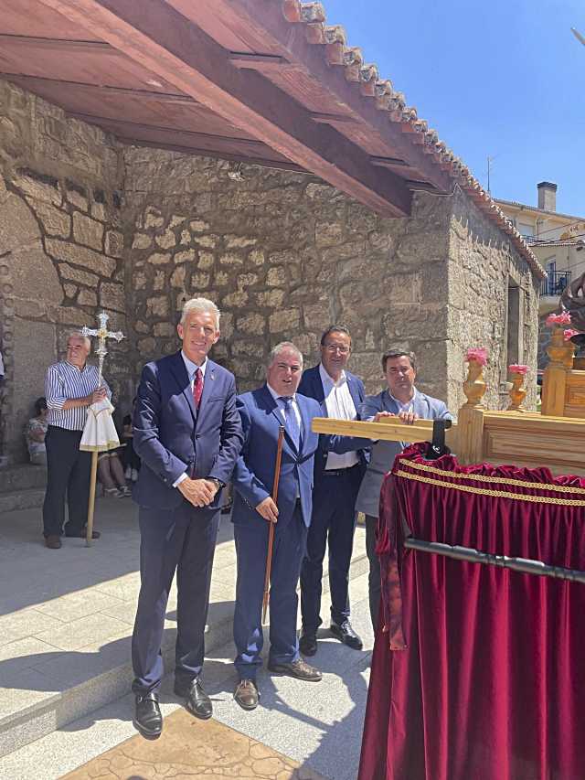 Delegado de la Junta de Castilla y León participa en festividad de Santiago Apóstol en Navarredondilla