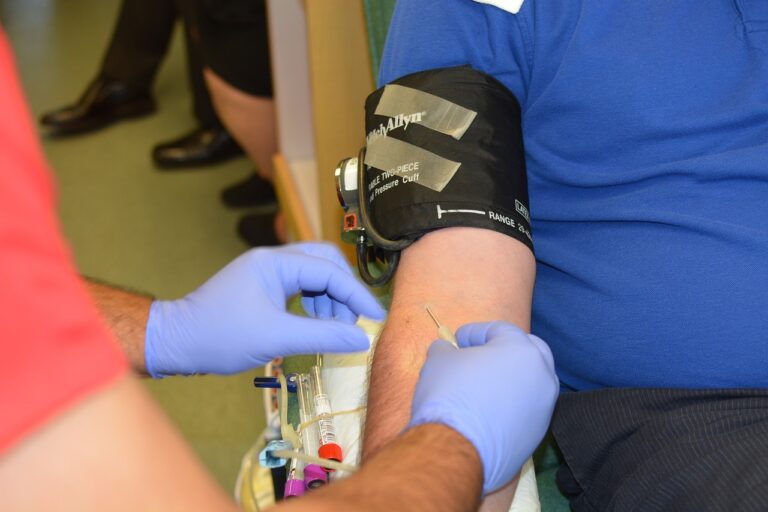 Campaña ‘Tus Minutos de Oro’ salva vidas donando sangre en Ávila