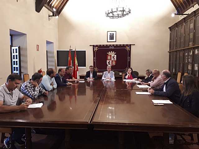 Presentan al nuevo jefe del Servicio Territorial de Agricultura en Ávila durante sesión del Consejo Agrario Provincial