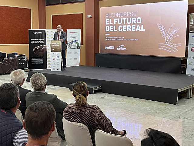 La Junta de Castilla y León impulsa la integración de jóvenes y mujeres en la agricultura para garantizar la sostenibilidad de las fincas de cereales