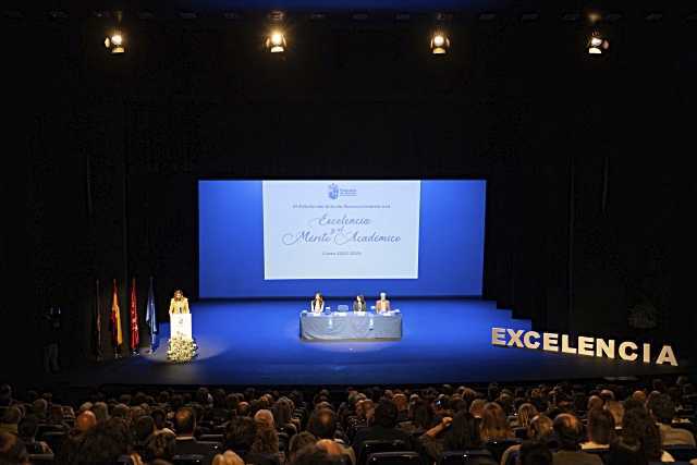 Homenaje a la Excelencia Académica en Pozuelo de Alarcón