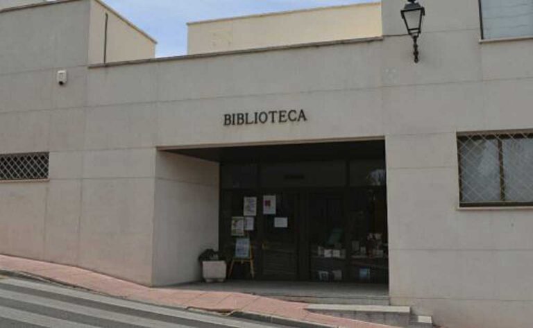 La Biblioteca de Cobisa gana el ‘María Moliner’